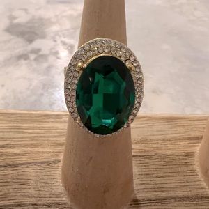 New Lux European Gold Emerald & Diamond Fashion Ring, size 6.5. Beautiful 🤩